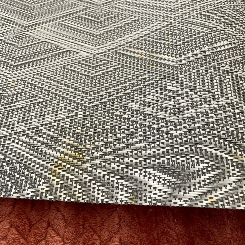 ♦️5/$15♦️ Set of 6 Placemats | Used, Gray/Silver & White Geometric